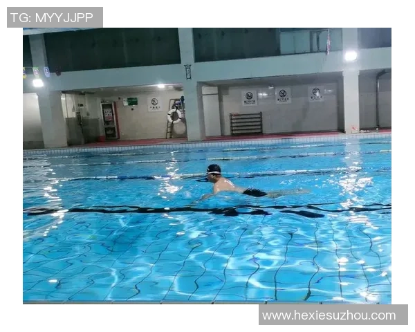 游泳比赛与锻炼技巧结合探索 提升竞技水平与身体素质的双重路径