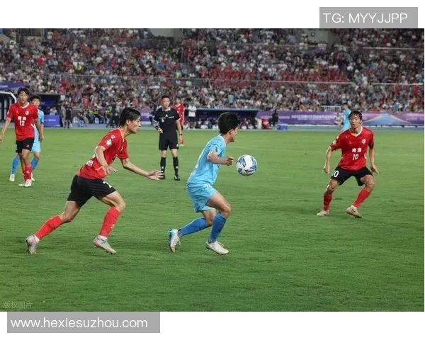 精彩赛事回顾：本轮足球比赛各大球队最新比分与精彩瞬间盘点